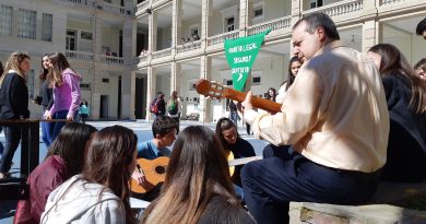 Música por la memoria en el patio del Colegio Música por la memoria en el patio del Colegio